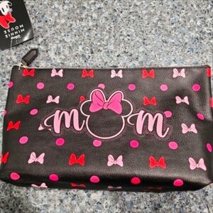 NWT Minnie Mouse "Mom" makeup bag